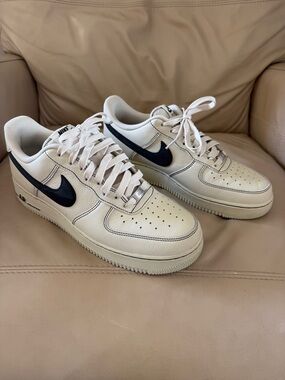 Men’s Nike Air Force 1 ‘07 LV8 Size 9.5